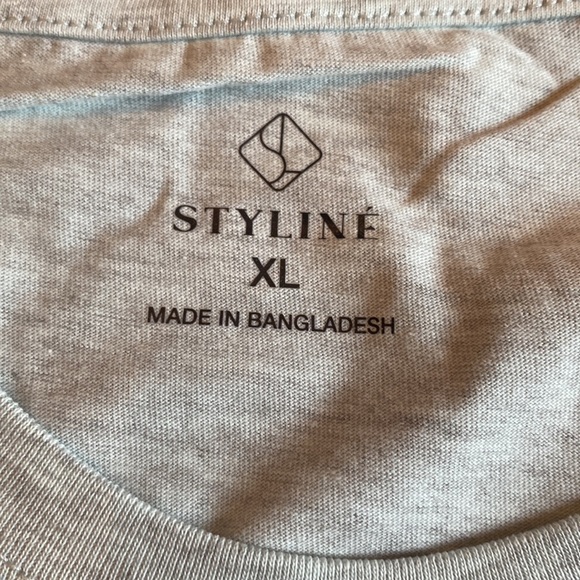 God’s Daughter Graphic T-Shirt - Picture 4 of 7